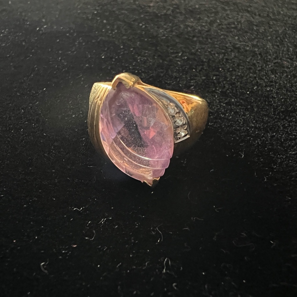 Vintage 18K Gold Ring with Pink Center Stone